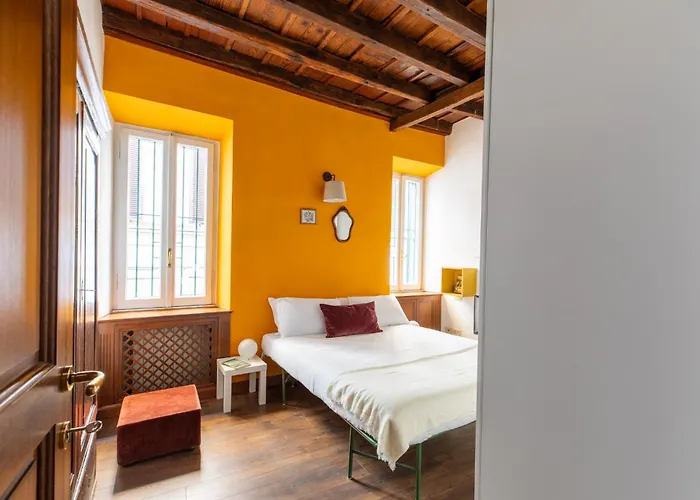 Iflat Classic And Contemporary Apartment Rom